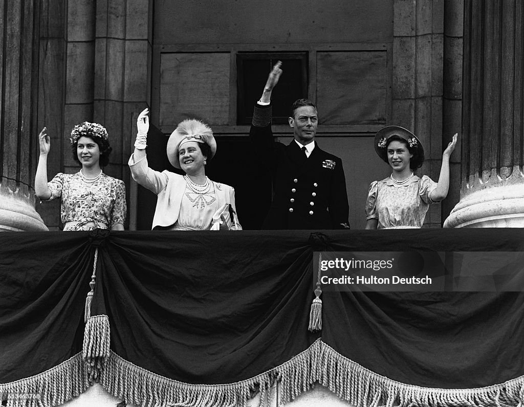 Royal Family on V-J Day