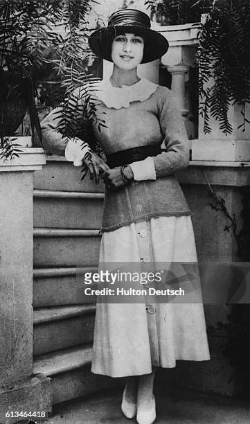 Mrs Wallis Spencer the wife of Lieutenant E. Wingfield Spencer. Mrs Spencer later became Mrs Simpson, the woman who married King Edward VIII of...