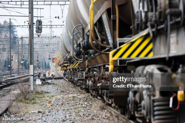 freight train - güterzug stock-fotos und bilder