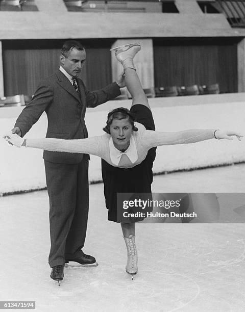 Ice Train Colledge 55 Wembley Ice Rink Stock Photos, High-Res Pictures, and Images - Getty ...