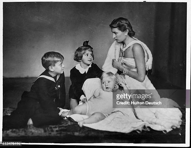 Edda Ciano the daugher of the Italian fascist leader Benito Mussolini, with her children.