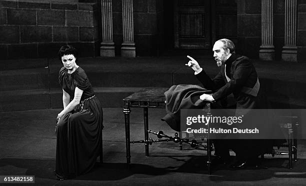 Scene from the Old Vic's 1949 production of the play Antigone at the New Theatre, with Vivien Leigh as Antigone and George Ralph as her uncle, Creon...