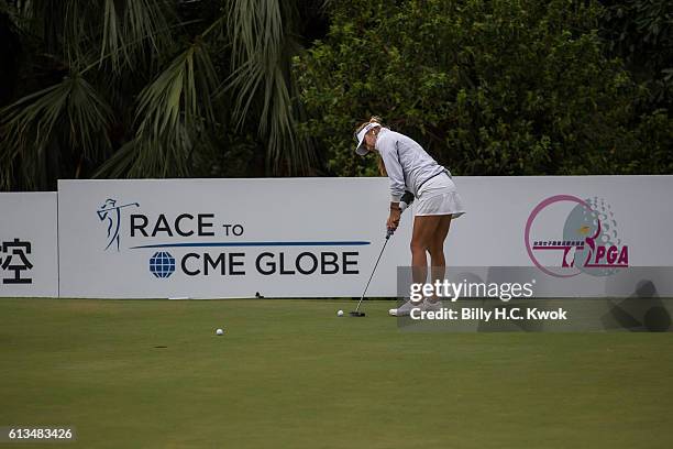 Alison Lee practise before competition in the Fubon Taiwan LPGA Championship on October 9, 2016 in Taipei, Taiwan.