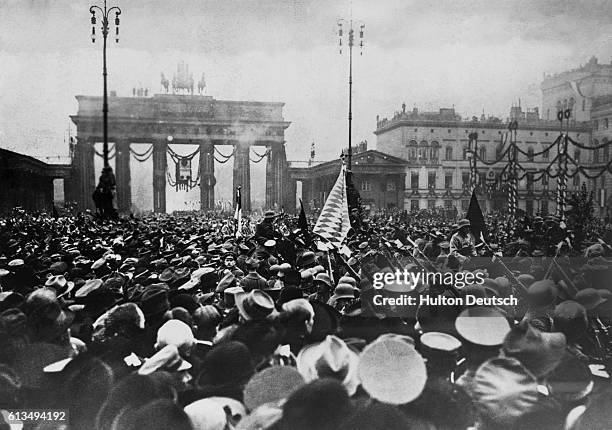 Crowds In Front Of Brandenburg Gate, 1918.