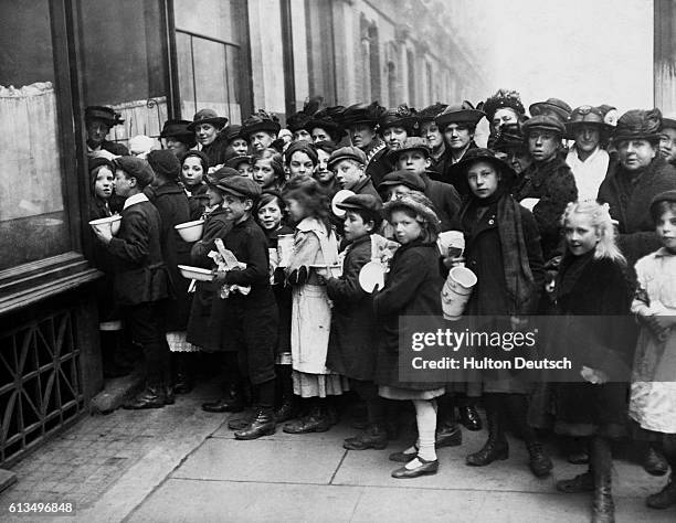 Soup Line Soup Kitchen Line Photos and Premium High Res Pictures - Getty Images