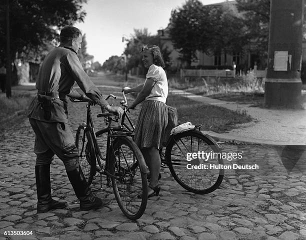 Fraternisation 168 Fraternization Stock Photos, High-Res Pictures, and Images - Getty ...
