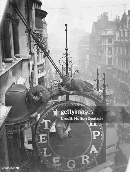 Dismantling The Daily Telegraph Clock