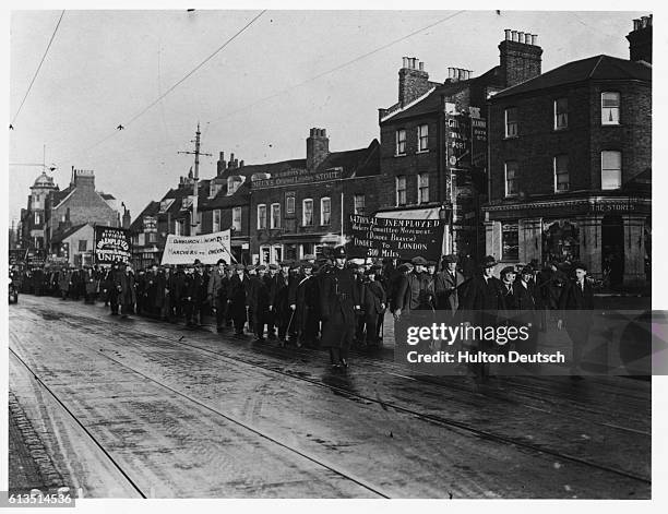 March from Dundee to London to protest unemployment and hunger.