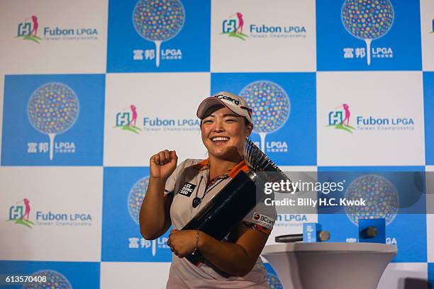 Ha Na Jang dances after winning the competition in the Fubon Taiwan LPGA Championship on October 9, 2016 in Taipei, Taiwan.