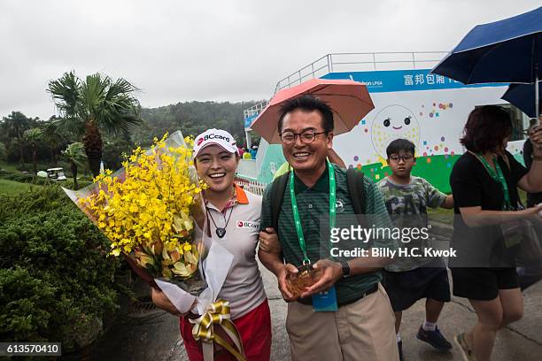 Ha Na Jang celebrates with her father after winning the competition in the Fubon Taiwan LPGA Championship on October 9, 2016 in Taipei, Taiwan.
