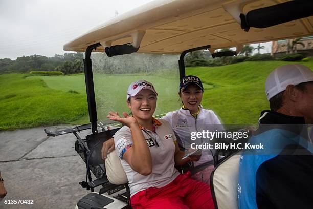 Ha Na Jang waves her hand after winning the competition in the Fubon Taiwan LPGA Championship on October 9, 2016 in Taipei, Taiwan.