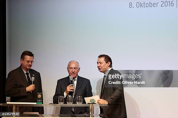 Willi Schulz speaks during Club 100 & Fair Ist Mehr - Awarding Ceremony at Curio Haus on October 8, 2016 in Hamburg, Germany.