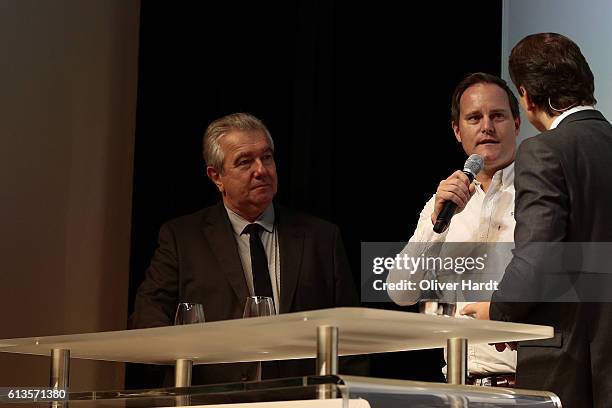 Oke Goettlich speaks during Club 100 & Fair Ist Mehr - Awarding Ceremony at Curio Haus on October 8, 2016 in Hamburg, Germany.