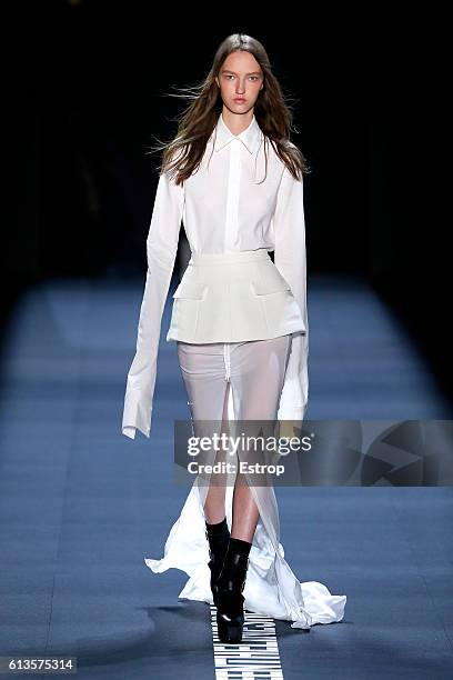 Model walks the runway at the Vera Wang Collection show at The Arc, Skylight at Moynihan Station on September 13, 2016 in New York City.