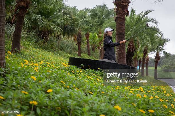 Su Oh of Australia plays a shot in the Fubon Taiwan LPGA Championship on October 9, 2016 in Taipei, Taiwan.