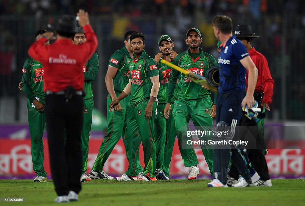 Bangladesh v England - 2nd One Day International