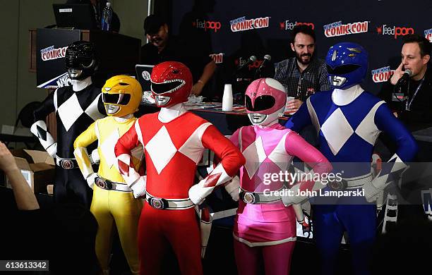 Power Rangers Cos 381 The Mighty Morphin Power Rangers Photos & High Res Pictures - Getty ...