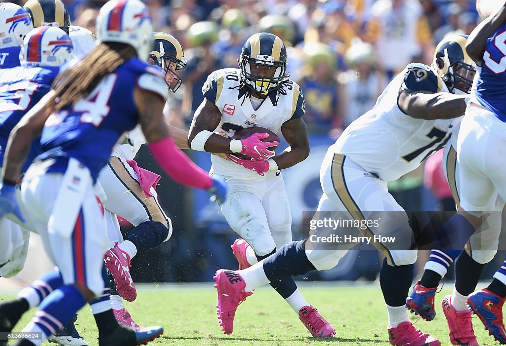 Buffalo Bills v Los Angeles Rams