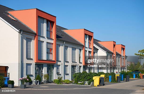 terrasse wohnen - terraced house stock-fotos und bilder