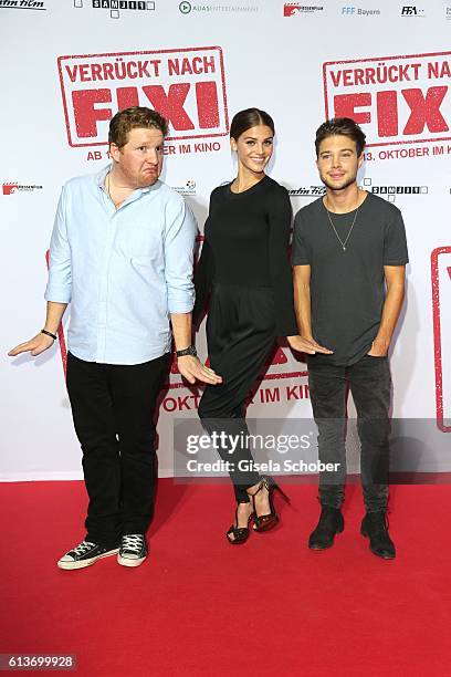 Roland Schreglmann, Lisa Tomaschewsky and Jascha Rust during the premiere of the film 'Verrueckt nach Fixi' at Mathaeser Kino on October 9, 2016 in...