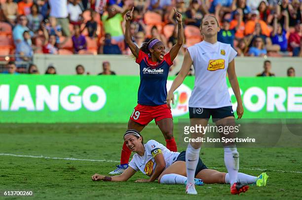 Washington Spirit forward Crystal Dunn reacts to scoring her second goal of the game during the 2016 NWSL Championship soccer match between WNY Flash...