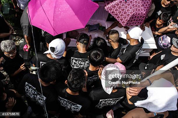 Eric Sison Pasay Cemetery Photos and Premium High Res Pictures - Getty Images