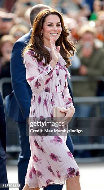 Catherine, Duchess of Cambridge attends the World Mental Health Day celebration with Heads Together at the London Eye on October 10, 2016 in London,...