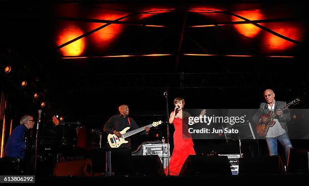 Musicians Bob James, Nathan East, opera singer Sumi Jo and Larry Carlton perform during the Tokyo Seaside Jazz Festival on October 10, 2016 in Tokyo,...