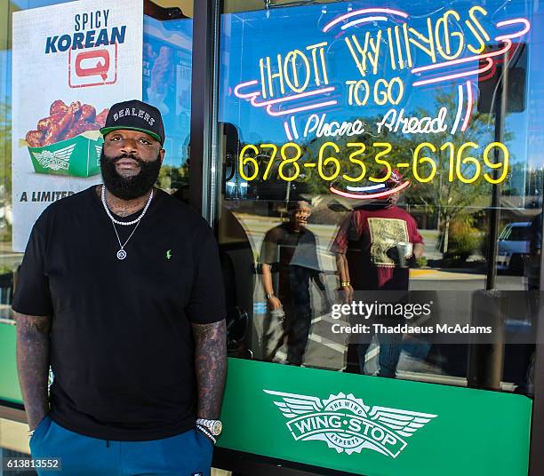 Wingstop Window 331 Wingstop Stock Photos, High-Res Pictures, and Images - Getty Images