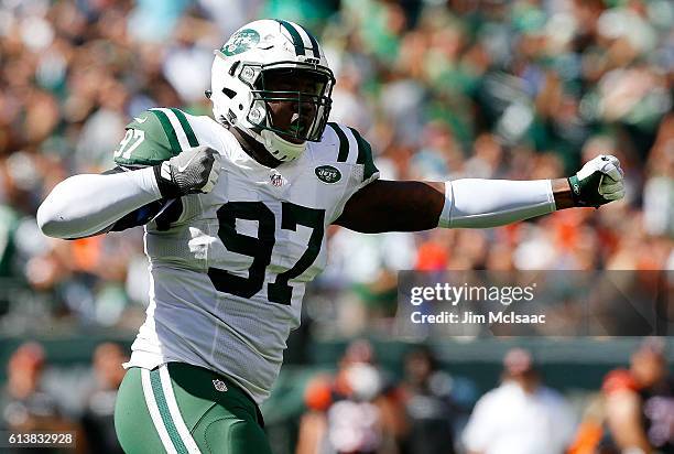 Lawrence Thomas of the New York Jets in action against the Cincinnati Bengals on September 11, 2016 at MetLife Stadium in East Rutherford, New...