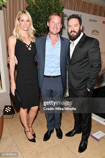 Catriona McGinn, editorial director at Men's Fitness David Zinczenko and actor Mark-Paul Gosselaar attend MEN'S FITNESS Celebrates the 2016 GAME...