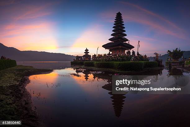 pura ulan danu, hindu temple, bali - bratansee stock-fotos und bilder