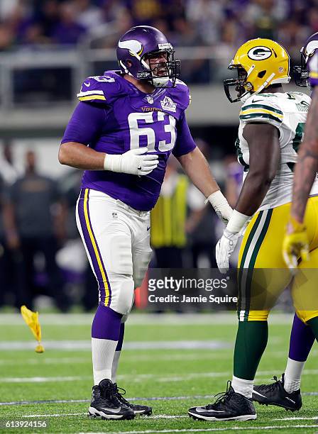 Guard Brandon Fusco of the Minnesota Vikings in action during the 1st half of the game against the Green Bay Packers on September 18, 2016 in...