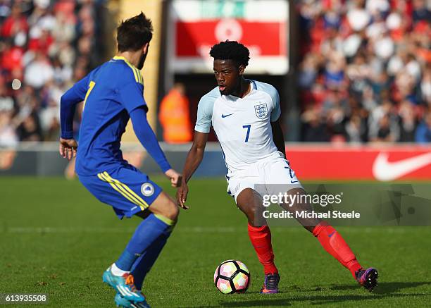 Josh Onomah of England U21 is faced by Kerim Memija of Bosnia and Herzegovina U21 during the UEFA European U21 Championship Group 9 qualifying match...