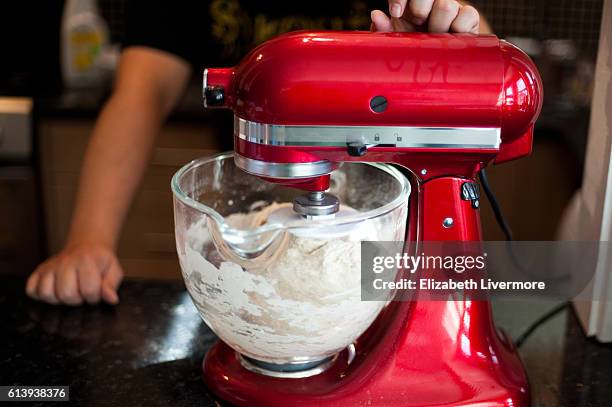 red stand mixer - electric mixer stock pictures, royalty-free photos & images