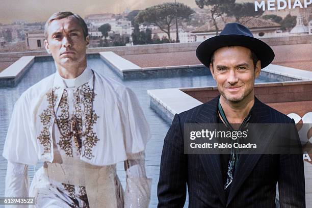 Actor Jude Law attends the 'The Young Pope' photocall at the Italian Embassy to Spain on October 11, 2016 in Madrid, Spain.