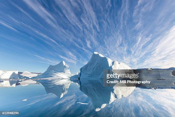 scoresby sund - ice berg foto e immagini stock