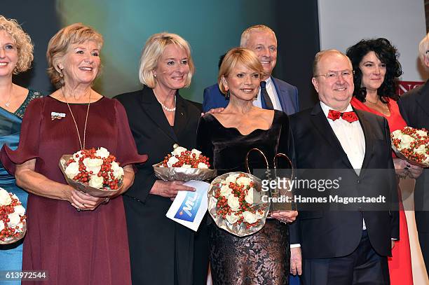 Jutta Speidel, Sibylle Bassler, Uschi Glas, Christian Courtin-Clarins and Heinz Buschkowski during the Prix Courage Award on October 11, 2016 in...