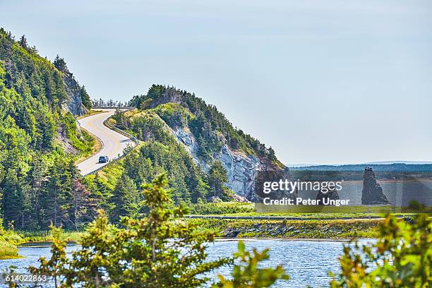 cabot trail highway, cape breton - nouvelle-ecosse photos et images de collection