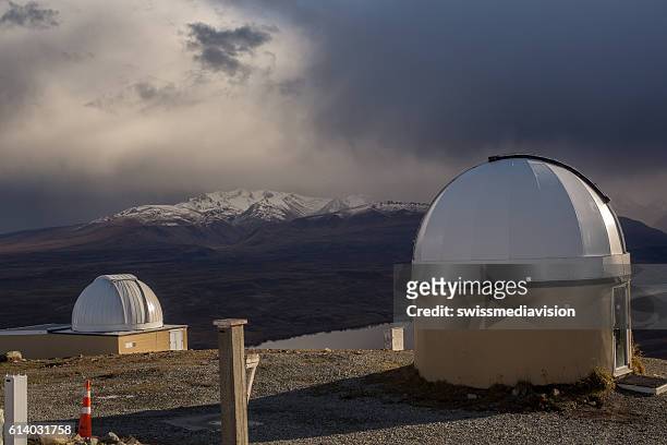spectacular view from mt john observatory - empty snow globe stockfoto's en -beelden