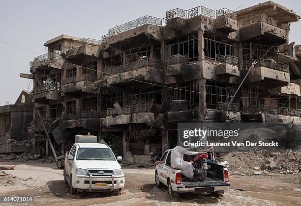 Ramadi, Anbar, Iraq, le May 12th, 2016"nDestructions by bombing of the coalition, fights, Isis mines and IED in Ramadi retaken by the army at he end...