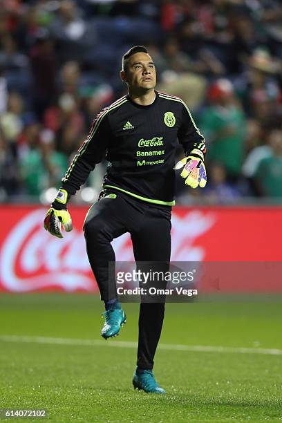 Moises Munoz goalkeeper of Mexico warms up prior the International Friendly Match between Mexico and Panama at Toyota Park on October 11, 2016 in...