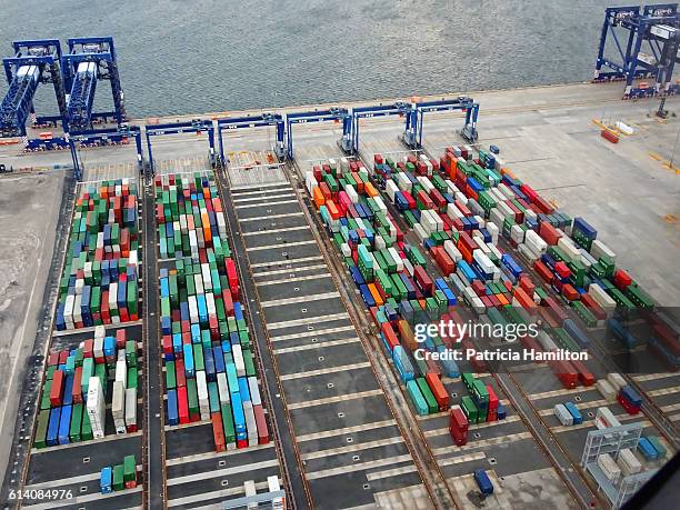 container docks, botany bay, sydney - port botany docks stock pictures, royalty-free photos & images