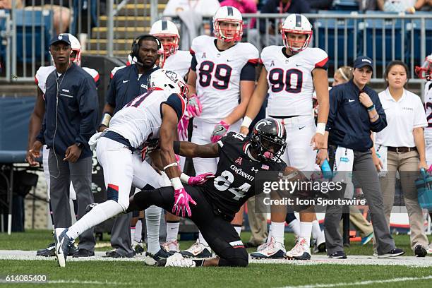 Cincinnati Wide Receiver Nate Cole is able to handle the ball, as he goes to the ground, during the first half of a NCAA football game between, AAC...