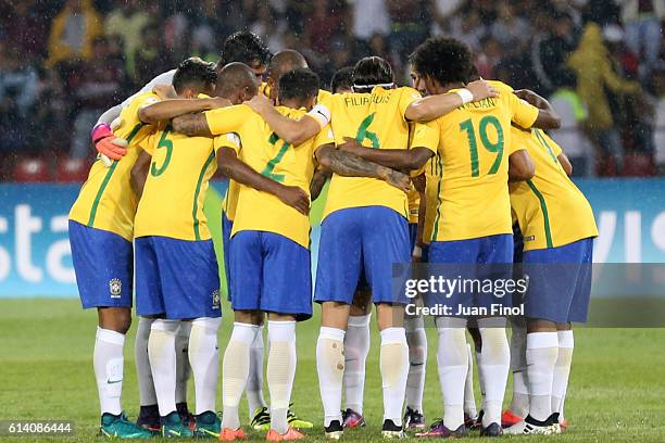 Players of Brazil huddle before a match between Venezuela and Brazil as part of FIFA 2018 World Cup Qualifiers at Metropolitano Stadium on October...