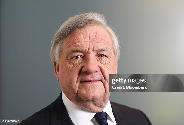 President Mike Rakes Mike Rake Photos and Premium High Res Pictures - Getty Images