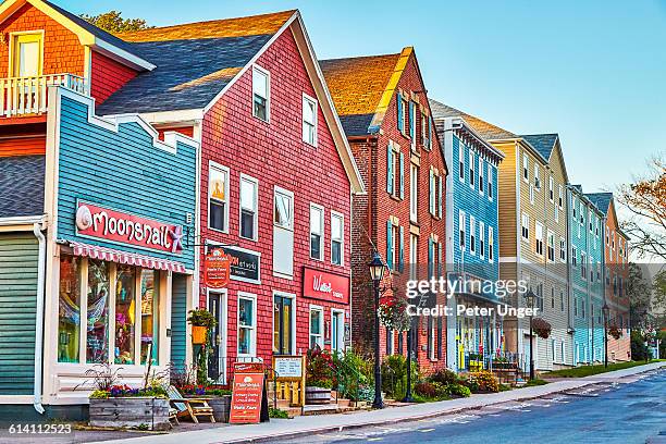 colourful shopping streets, charlottetown - prins edwardeiland stockfoto's en -beelden