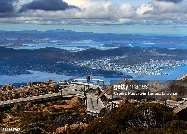 mount wellington, tasmania - 360 globe stockfoto's en -beelden