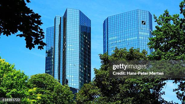 frankfurt am main, deutsche bank building - arbre main stock-fotos und bilder