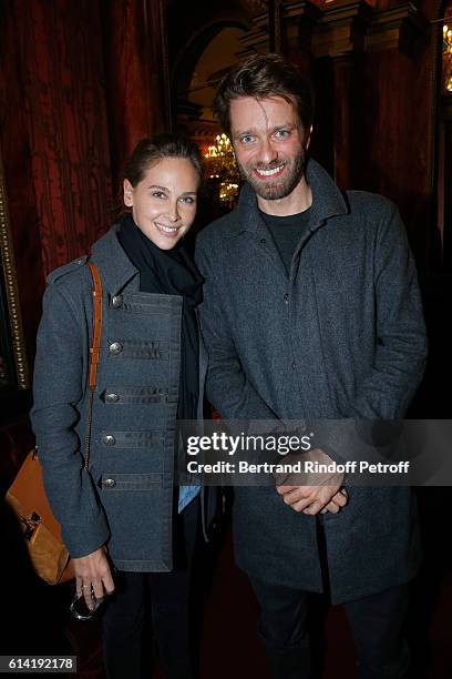 Journalists Ophelie Meunier and Antoine Genton attend the "A Droite A Gauche" : Theater Play at Theatre des Varietes on October 12, 2016 in Paris,...